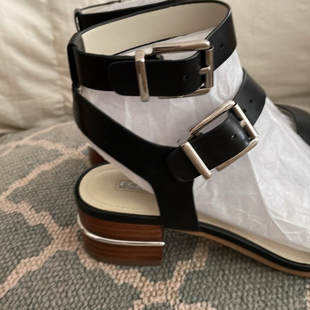 BCBGeneration Black Sandals Size 6.5 - Picture 6 of 16